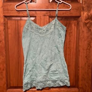 Woman’s lace accent tank top